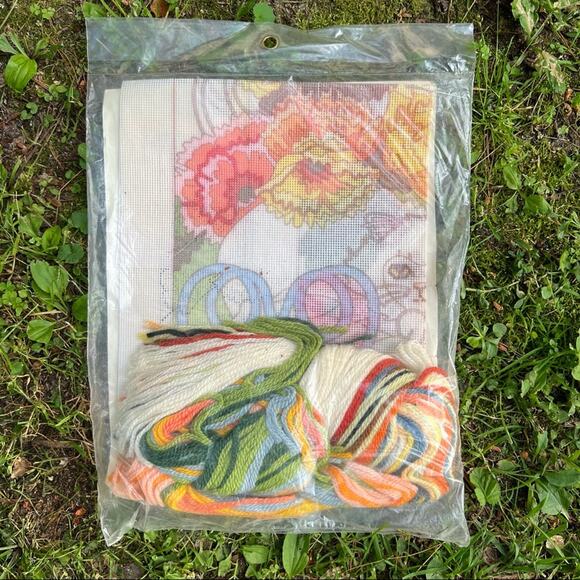 Vintage Tapestrations Cat on Table floral ice cream parlor needle point kit new - Picture 4 of 4